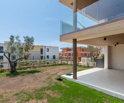 Appartamento in vendita a Cittanova Istria con giardino moderno e parcheggio in Croazia