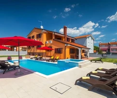 Isztria, Pula-Medulin, lenyűgöző villa tágas medencével és kerttel