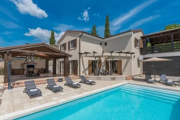 Svetvinčenat, Istrie : Complexe de six villas avec piscines à vendre