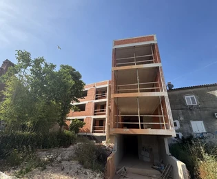 Przestronne trzypokojowe mieszkanie na sprzedaż w Rovinj w Chorwacji