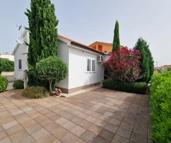 Vir - Charmante maison de plain-pied avec 3 chambres