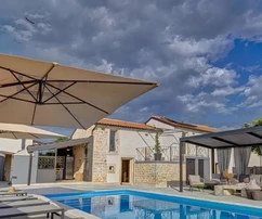 Kanfanar, Isztria: Elbűvölő villa Isztria szívében eladó