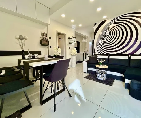 Isztria, Umag: Modern berendezésű apartman a tenger közelében