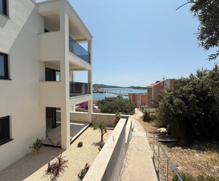 Modern két szobás lakás eladó Rogoznicán