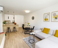 Luxurious Twin Villas with Pool in Kastela, Near Beach