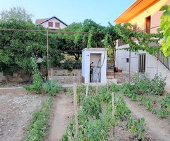 Incantevole casa familiare vicino a Rogoznica in vendita