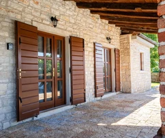 Sveti Lovrečben autentikus kőből épült villa eladó Horvátországban