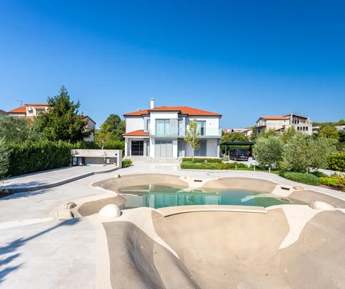 Luxusvilla eladó Šibenik Bilicében Horvátországban