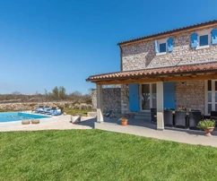 Istrie, Lovreč : Villa authentique en pierre avec vaste terrain