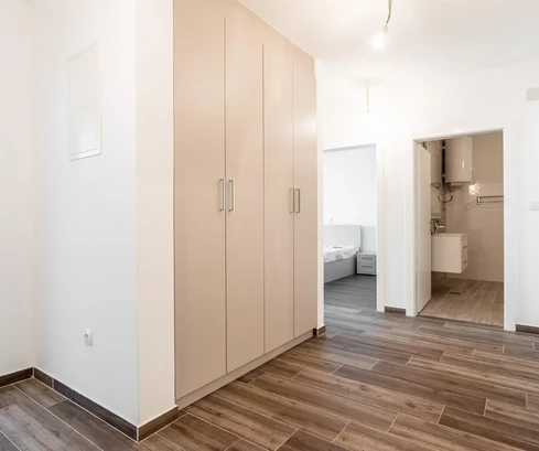 Byt na prodej v první řadě u moře Okrug v Chorvatsku