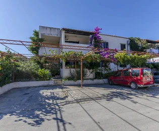 Palazzina in vendita a Supetar con vista sul mare in Croazia