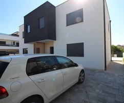 Villa avec piscine, proche de la plage principale Jadro