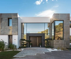 Villa elegante con vista mare a Benahavís