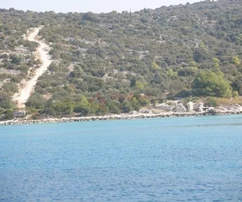 Vinišće, régi Trogir-öböl, első sor a tengerhez, 2285 m2, mezőgazdasági terület