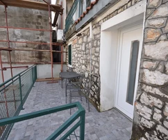 Vodice – Appartamento su due livelli nel centro città