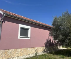 Zadar, dom w Smokoviću z przestronną działką, wyjątkowa okazja inwestycyjna