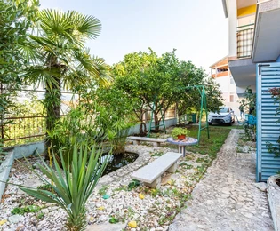 Casa indipendente con vista mare disponibile per l'acquisto in Croazia