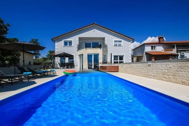 Kaštelir, Isztria – Luxusvilla medencével, közel a tengerhez