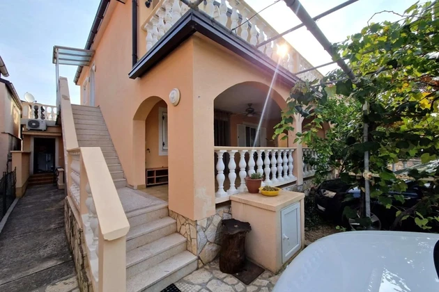 Vir, casa indipendente, 130 m dalla spiaggia con due appartamenti separati
