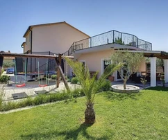 House with a fairytale garden and pool near the sea, Istria, Medullin