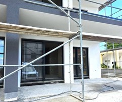 Moderno appartamento con giardino vicino al mare a Ciovo in vendita