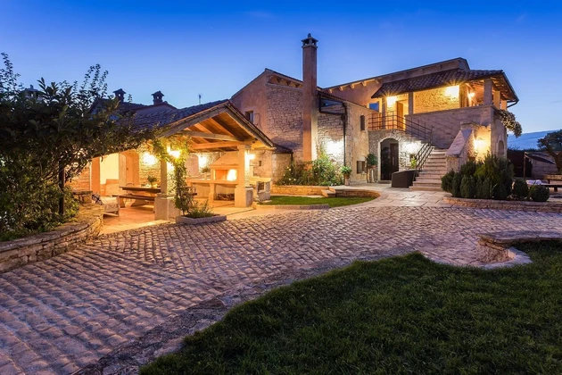 Istrie, Sveti Petar – Authentique villa en pierre avec piscine à vendre