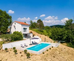 Novaki Pazinski, Istria: Secluded modern villa with swimming pool
