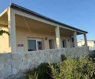 Trogir-okolí, Drvenik Mali, dva domy 83m2 + 47m2, 200 m od moře