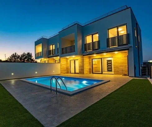 Vodice - NUOVA COSTRUZIONE casa bifamiliare D con piscina