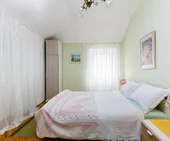 K. Kambelovac, 3. Stock, 65 m2 im Zentrum, 50 m über dem Meeresspiegel, 3. Stock