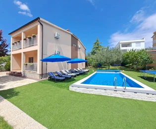 Familienhaus mit Pool in Fažana zu verkaufen in Kroatien