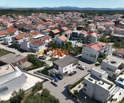 Vodice - Apartament typu duplex S1 z ogrodem, doskonała lokalizacja, 500 m od plaży