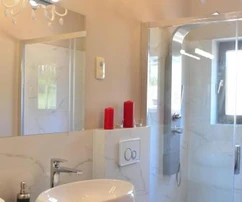 Apartmánový dům s panoramatickým výhledem na moře na prodej v Chorvatsku