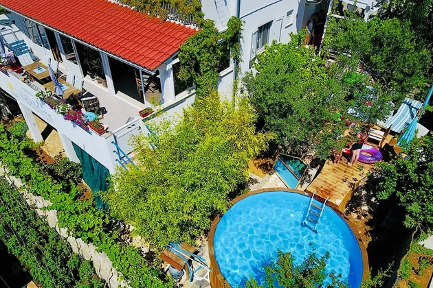 Hvar, casa su tre piani con terreno edificabile aggiuntivo