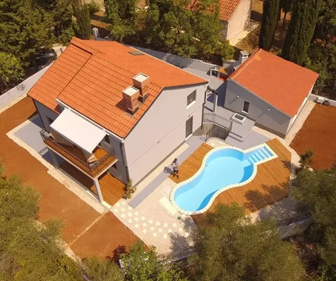 Nowoczesna willa z basenem na sprzedaż w Konavle w Chorwacji