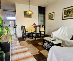 Split, Pujanke, Dreizimmerwohnung mit 79 m² in einem Gebäude und einem Abstellraum im Keller