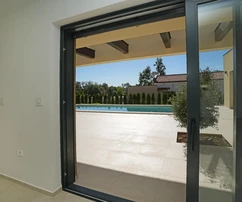 Istrie, Žminj, construction neuve moderne avec piscine et centrale solaire