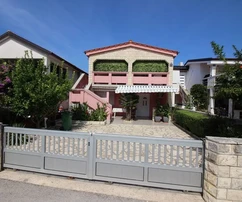 Casa indipendente lato sud con due appartamenti