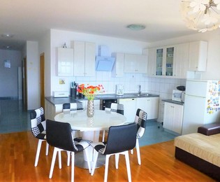 Appartement Meublé Île de Ciovo avec Vue Mer