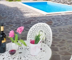 Oprtalj, Livade, Istria: Uroczy dom z basenem z widokiem na Motovun