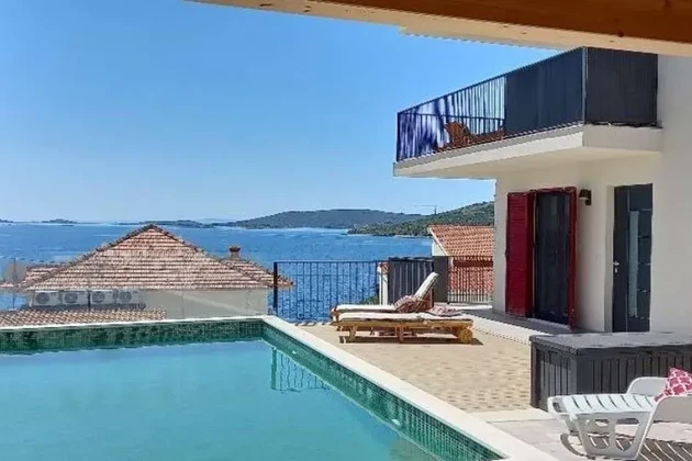Seget Vranjica, apartment house with 4 apartments. and two swimming pools, 60 m from the sea