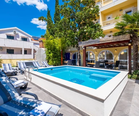 Villa mit Wohnungen zum Verkauf in Konavle in Kroatien