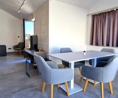 Appartement moderne de 2 chambres à coucher avec vue sur la mer à Brac