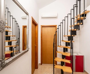 Dva apartmana na prodaju u mirnom dijelu Dubrovnika
