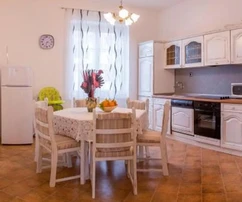 Split, Bačvice, Zwei-Zimmer-Wohnung mit Innenhof und Meerblick