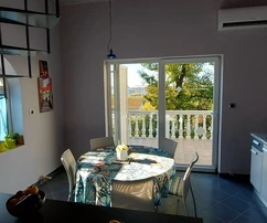 Casa indipendente in vendita a Omišalj con vista mare in Croazia