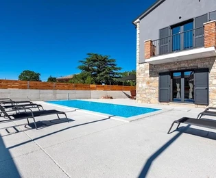 Kanfanar, Istra - Predivna vila od kamena s bazenom čeka novog vlasnika!