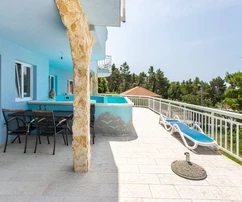 Casa con piscina e vista panoramica disponibile per l'acquisto in Croazia