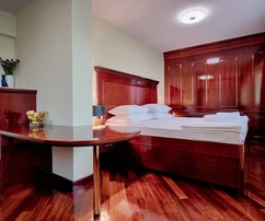 Steinvilla in erster Meereslinie auf Vis zu verkaufen in Kroatien