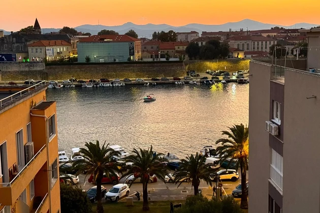 Zadar, Branimirova obala, two-bedroom apartment with sea view